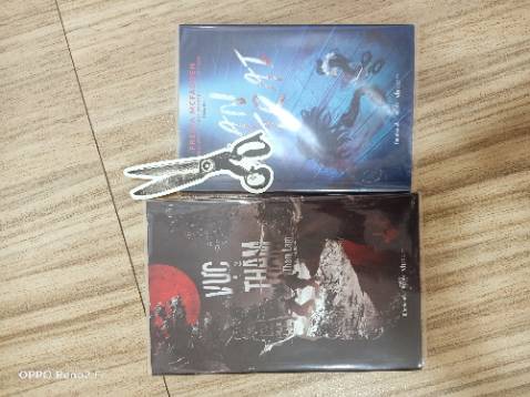 Giao sách đầy đủ, sách dc bọc bookcare miễn phí. Trong số những sách đã mua có 1 quyển giao thiếu bookmark, nhưng sau khi liên hệ với tiki thì đã được nhân viên bên tiki trả lời trực tiếp, giải đáp thắc mắc. Hôm nay đã nhận được bookmark gửi bù một cách nhanh chóng. Tiki có quan tâm để ý đến khiếu nại của khách hàng và đã thực một cách tận tâm.