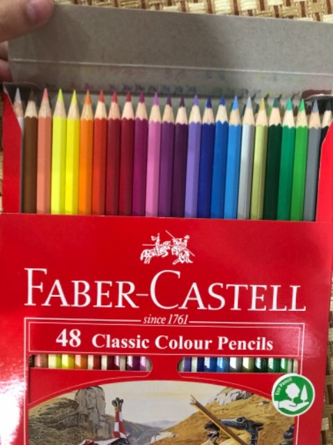 Giao rất nhanh, mới đặt chiều hôm qua mà sáng nay đã nhận đc. Màu đẹp nên mua