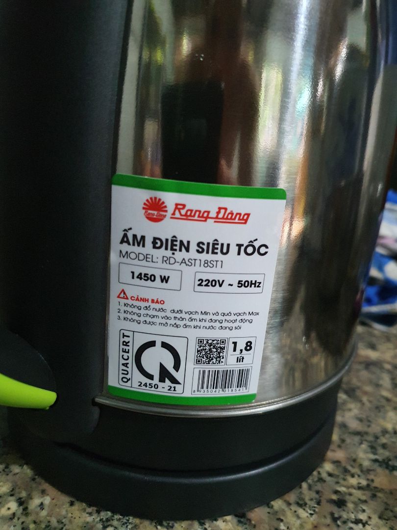đóng gói cẩn thận ...
thân bình nhỏ , gọn - nhìn chung đẹp
nắp với thân chưa được cứng cáp ...
nói chung tiền nào của nấy ... xài bình dân thì OK
xài khoãn 2 năm nếu không có gì là đạt yêu cầu