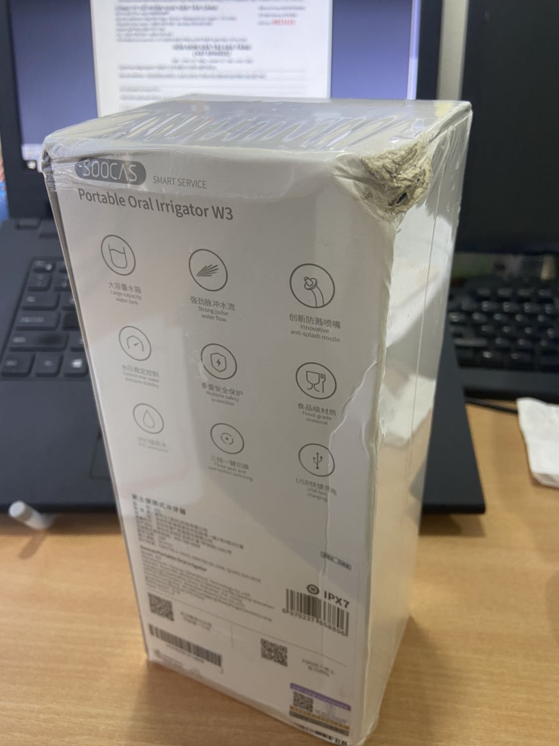 Mình mua cho mẹ sử dụng, máy rất ưng. Mình thik sp của Xiaomi vì thiết kế đơn giản mà tinh tế. Máy chỉ có 1 đầu thôi nhưng có 3 mức độ mạnh nhẹ, cá nhân mình thấy như vậy là đủ, vì cái máy trc đây mình mua cho 1 đống đầu cũng chẳng để làm j, ko cần thiết. Điểm trừ là hàng giao tới tay mình tuy có bọc chống va chạm rồi nhưng vẫn bị trầy móp hộp, nên là mua cho gđ thì được, chứ mua tặng thì sợ ko đẹp mắt đâu Mình mua cho mẹ sử dụng, máy rất ưng. Mình thik sp của Xiaomi vì thiết kế đơn giản mà tinh tế. Máy chỉ có 1 đầu thôi nhưng có 3 mức độ mạnh nhẹ, cá nhân mình thấy như vậy là đủ, vì cái máy trc đây mình mua cho 1 đống đầu cũng chẳng để làm j, ko cần thiết. Điểm trừ là hàng giao tới tay mình tuy có bọc chống va chạm rồi nhưng vẫn bị trầy móp hộp, nên là mua cho gđ thì được, chứ mua tặng thì sợ ko đẹp mắt đâu
