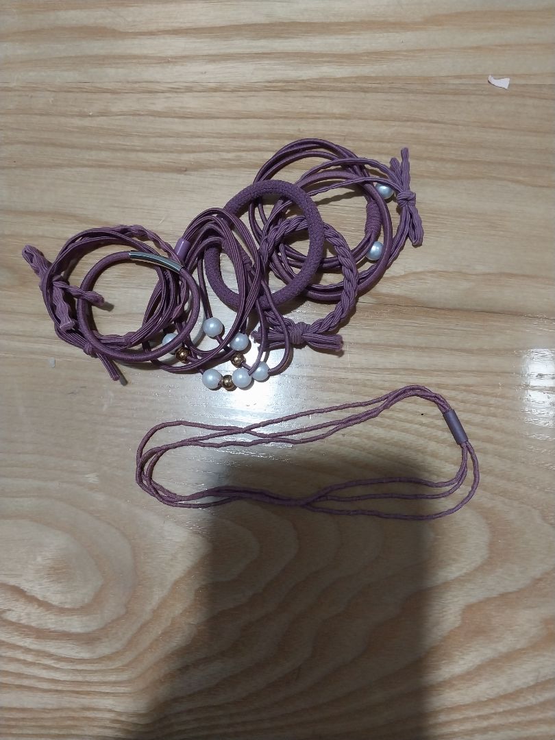 Sai màu  ,  ko giống quảng cáo ,cho sp hư lỗi vô cho đủ  sl .