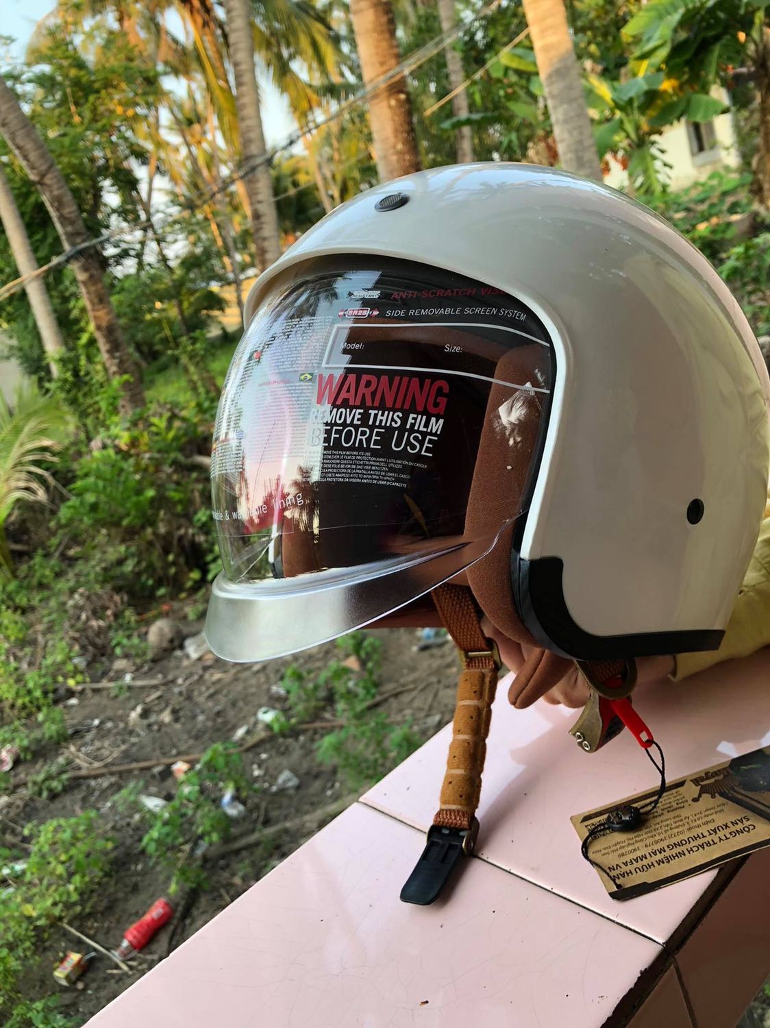 Mặc dù hàng cũng tốt nhưng mà không đúng như mình đặt, đây là hình ảnh nhận và đặt. hi vọng mũ thứ 2 không như thế này nữa.