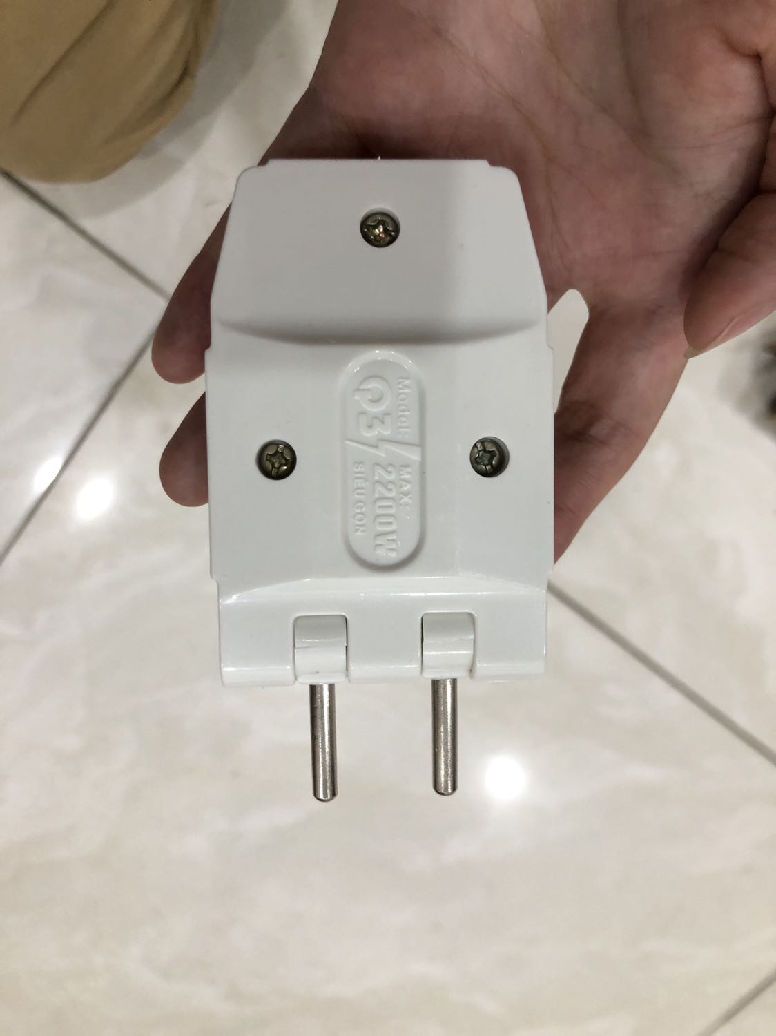 Hàng nhìn rất đẹp và chắc chắn. Nhựa tốt. Đóng gói nhà sản xuất cũng chỉnh chu. Like! Quá tốt so với giá!