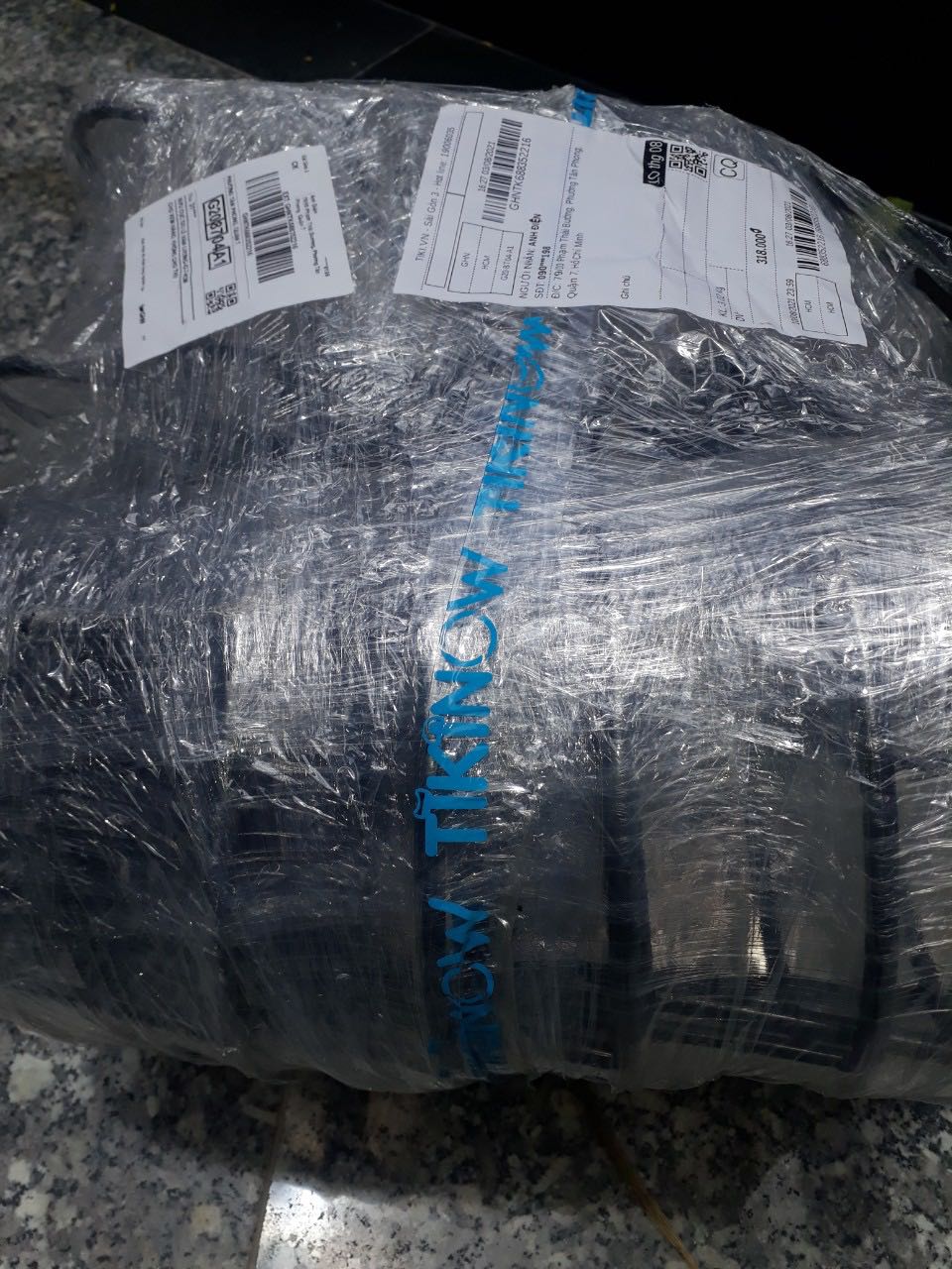 Mới vừa nhận, chưa kịp mở ra luôn nhưng cám ơn shop nhiều, mùa dịch rất khó giao hàng mà shop đã cố gắng giao hàng cho khách, cho shop 5* luôn nha !!!