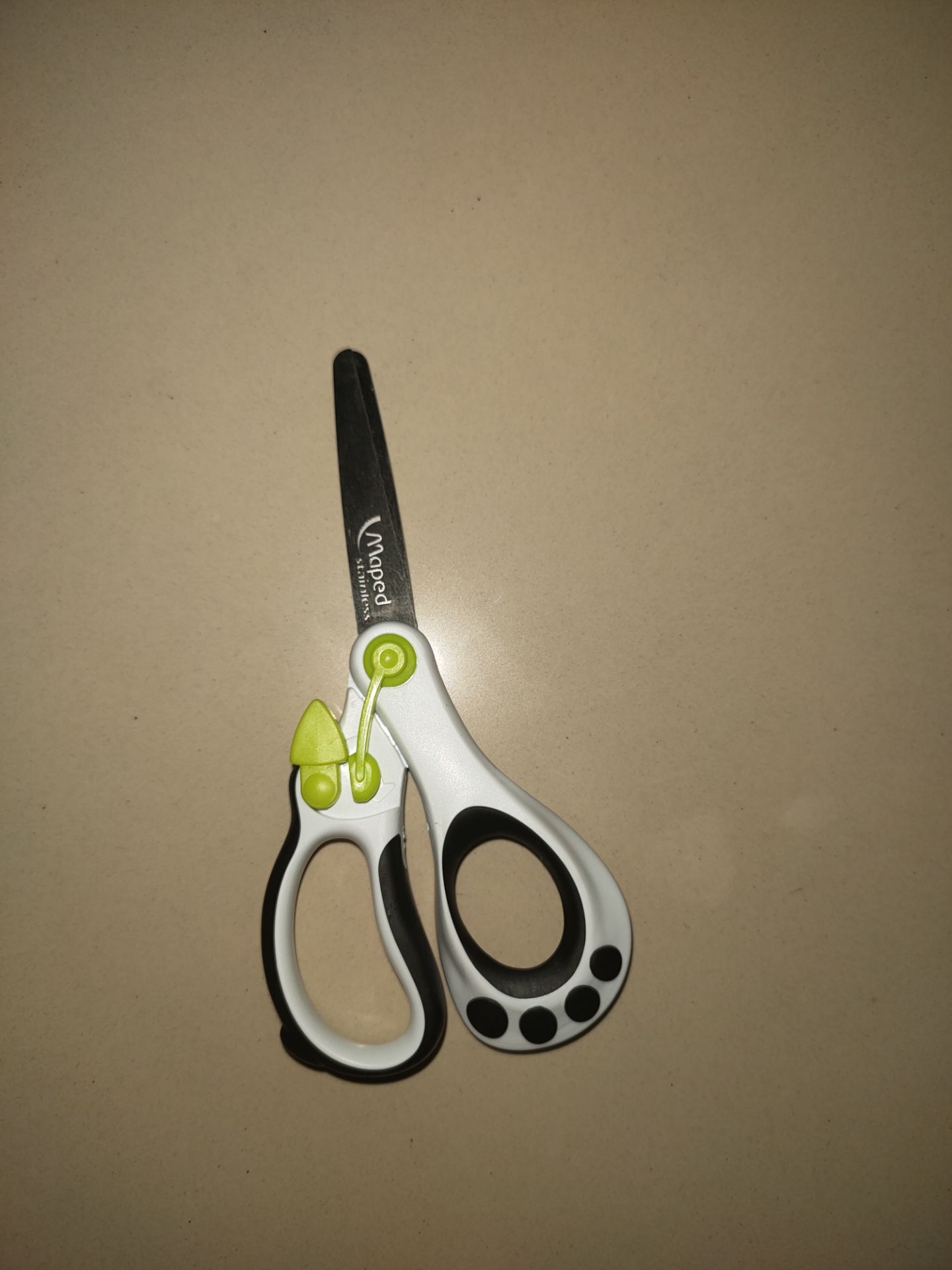 kéo dễ thương quá, giao hàng nhanh