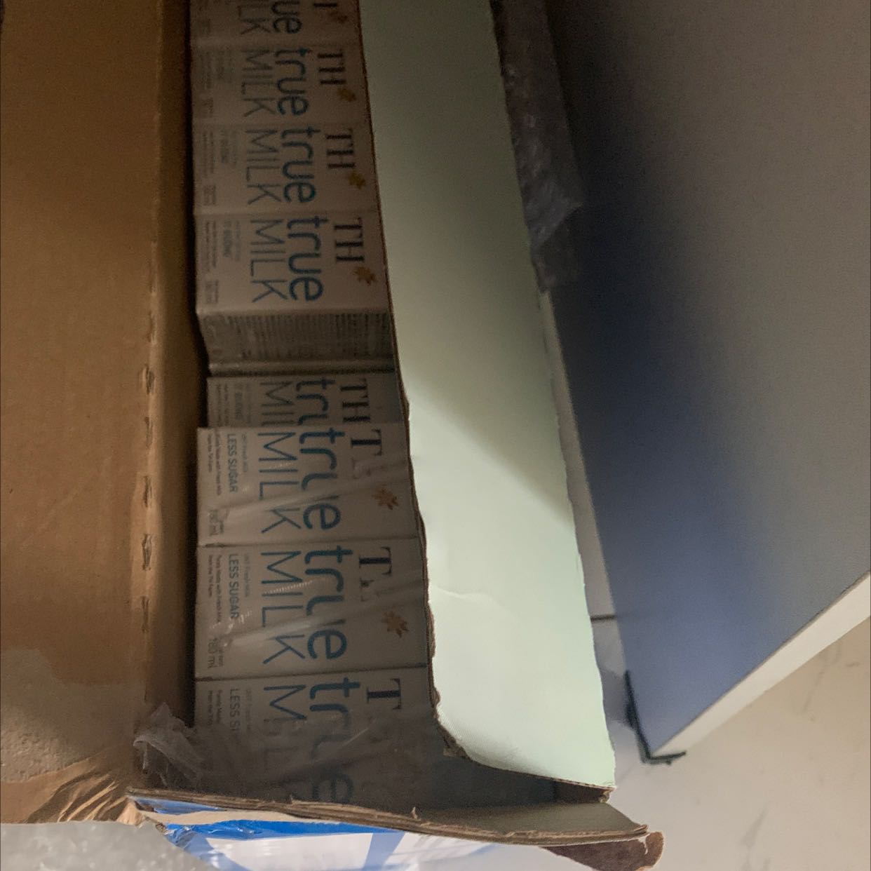 Hàng chính hãng yên tâm, m có thẻ giảm giá 15% nên mua lợi hơn so với bên ngoài nhiều