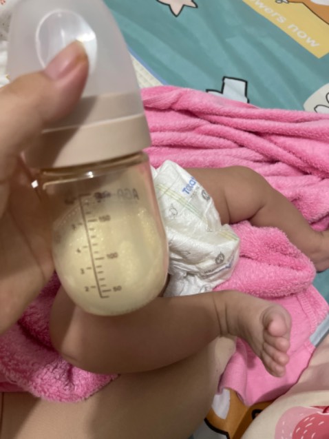 Thơm ngon dễ ú khó pha giao nhanh gói kĩ tv bé đang hấp thu mk mới đổi sữa nên cũng từ từ xem pu của con ra sao mua đc nhà bán tiki cungz yên tâm 
Giá lại rất rẻ hơn so với thị trường mãi ủng hộ tiki nhé😋