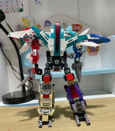 Đẹp thì đẹp cũng dễ lắp nhưng lỏng lẻo dễ bị rớt ra lắm nha. Mà rẻ tiền nào của nấy