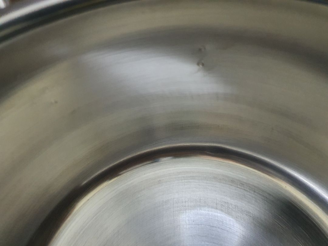 Quai bị thủng rồi, yêu cầu Tiki đổi hàng sớm.