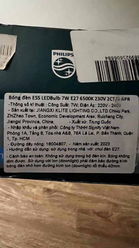 mình mua ánh sáng vàng 3000k nhưng shop giao lộn ánh sáng trắng 6500k. mình yêu cầu đổi trả thì lại giao lộn ánh sáng trắng thêm 1 lần nữa, rất mất thời gian của khách hàng