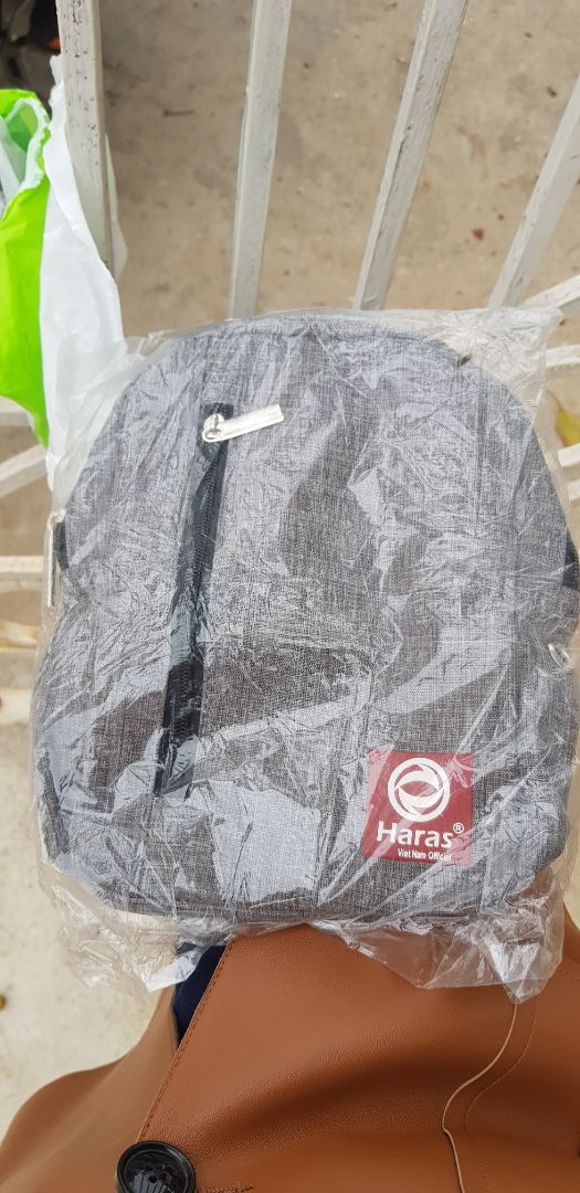 mua số lượng 2, giao có 1 cái.tiki xem lại hộ như thế nào, đơn hàng chuyển quá lâu, thanh toán tiền xong kiểm tra hàng thiếu 1 sản phẩm. quá thất vọng , gủi ngay bù 1 sp đi. có e sip làm chứng nhưng e ấy bảo đã gạch đơn nên ko trả lại tiền được.chán kinh