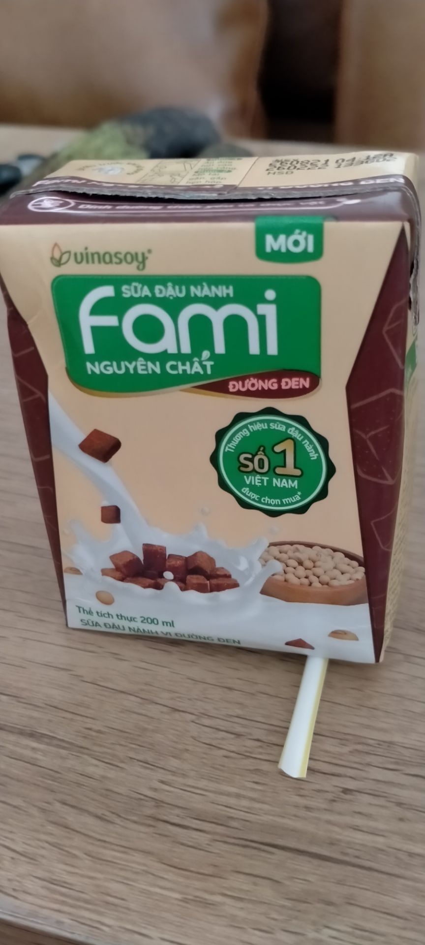 sữa ngon, lần đầu uống vị đường đen xem thử ngon không, mình mới đặt buổi tối mà trưa ngày mai đã nhận được hàng rồi,tiki giao hàng quá tốt, rất hài lòng với cách phục vụ của tiki, sẽ còn ủng hộ tiki lâu dài 👍👍👍