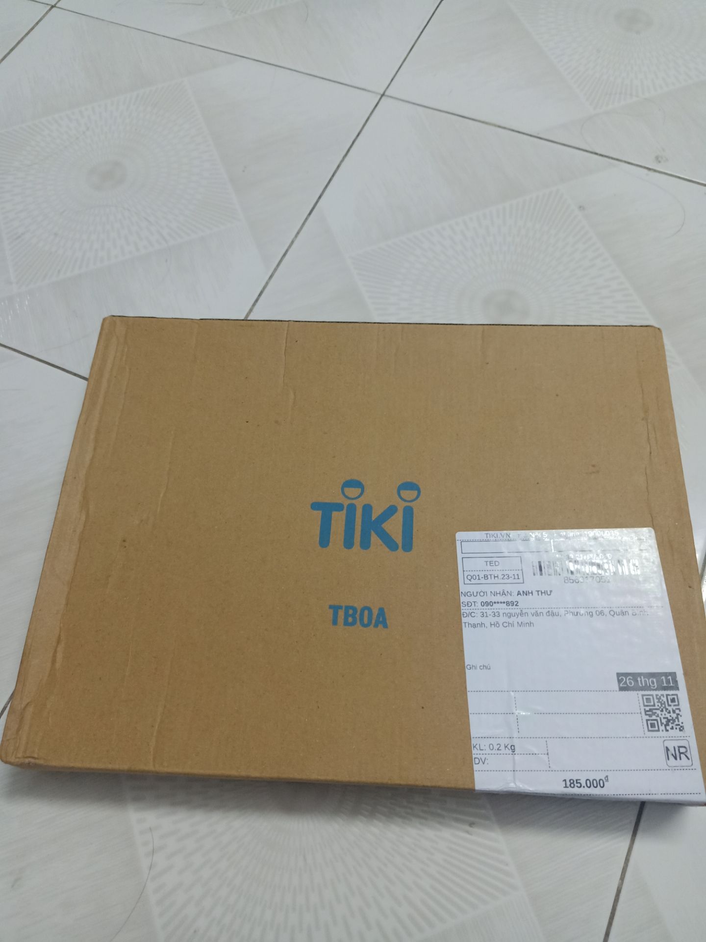 ùi mình vừa nhận được sách, đóng gói kỹ ghê, sách giấy cứng cáp in nét đẹp nè. mà truyện dễ thương nữa. sẽ ủng hộ khi tác giả ra bộ tiếp