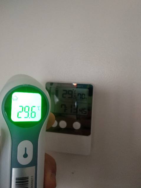 nhiệt kế đo nhanh, bắn cái ra kết quả luôn không như cái microlife cũ của mình mất 1 lúc. chế độ em bé và to nhiệt độ đồ vật và phòng chuẩn. có cái đầu đo tai nhưng chưa thử đưuọc