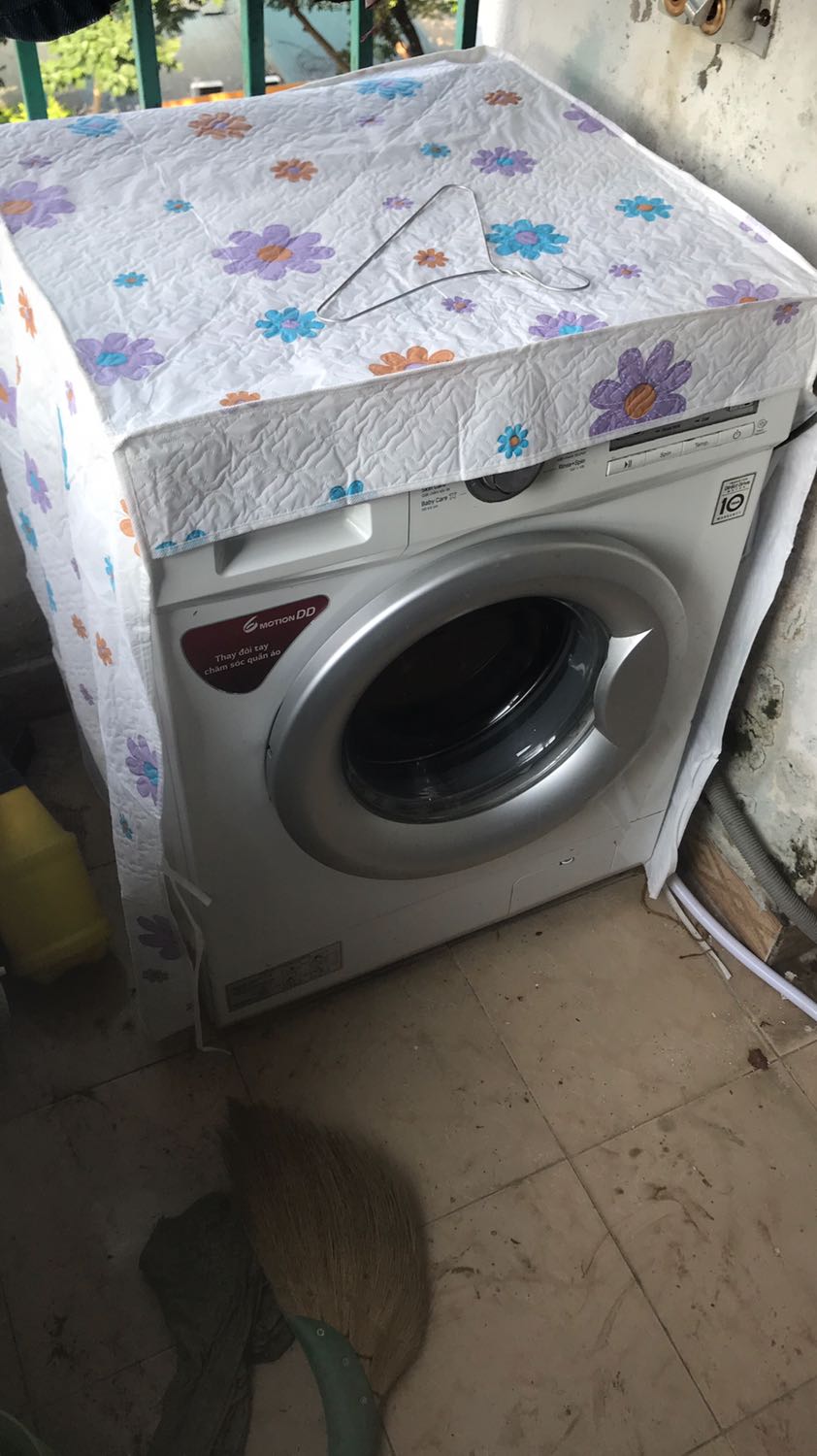 Không hài lòng với sản phẩm, sản phẩm không giống hình mô tả, không có tấm che mặt của máy, tấm che rất ngắn không dài như trong hình