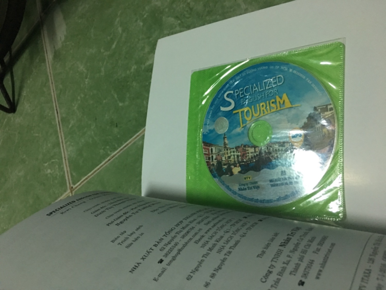 Sác ổn, bìa đẹp, giao hàng cũng nhanh, được tặng vài tiki xu cho vui