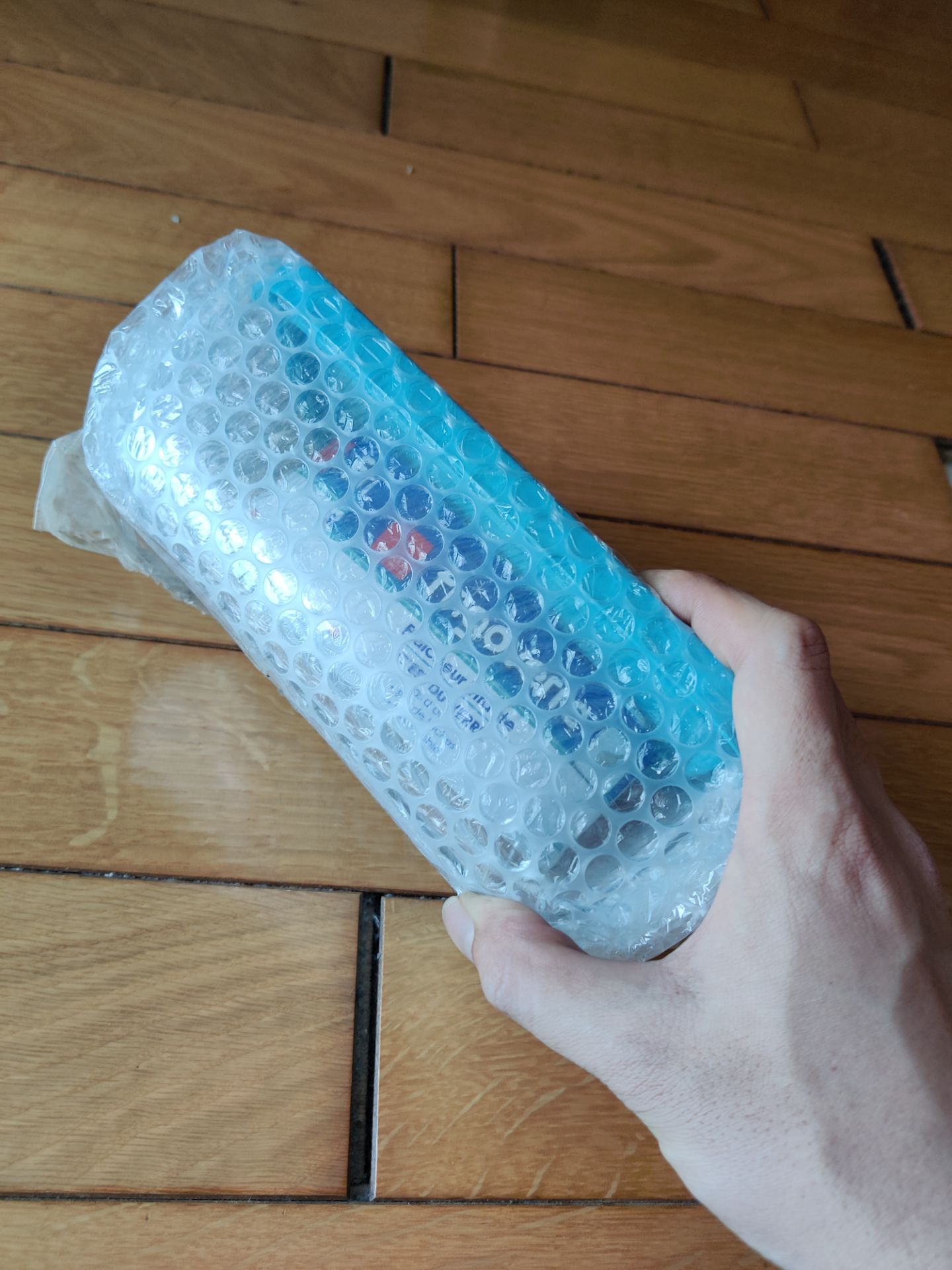 hàng nguyên vẹn, đóng gói kỹ