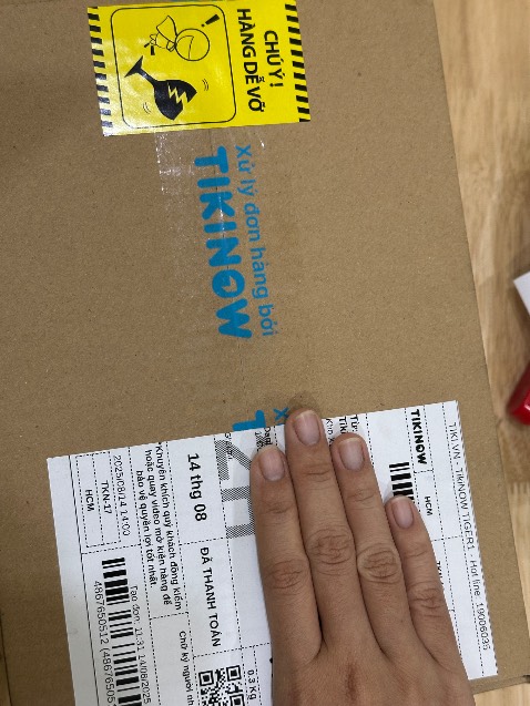 Giao siêu tốc, siêu nhanh luôn.
Mình đã lâu không dùng Tiki nhưng sau lần này mình sẽ ủng hộ nhiều hơn bởi sự chỉnh chu, nhanh gọn của Tiki.