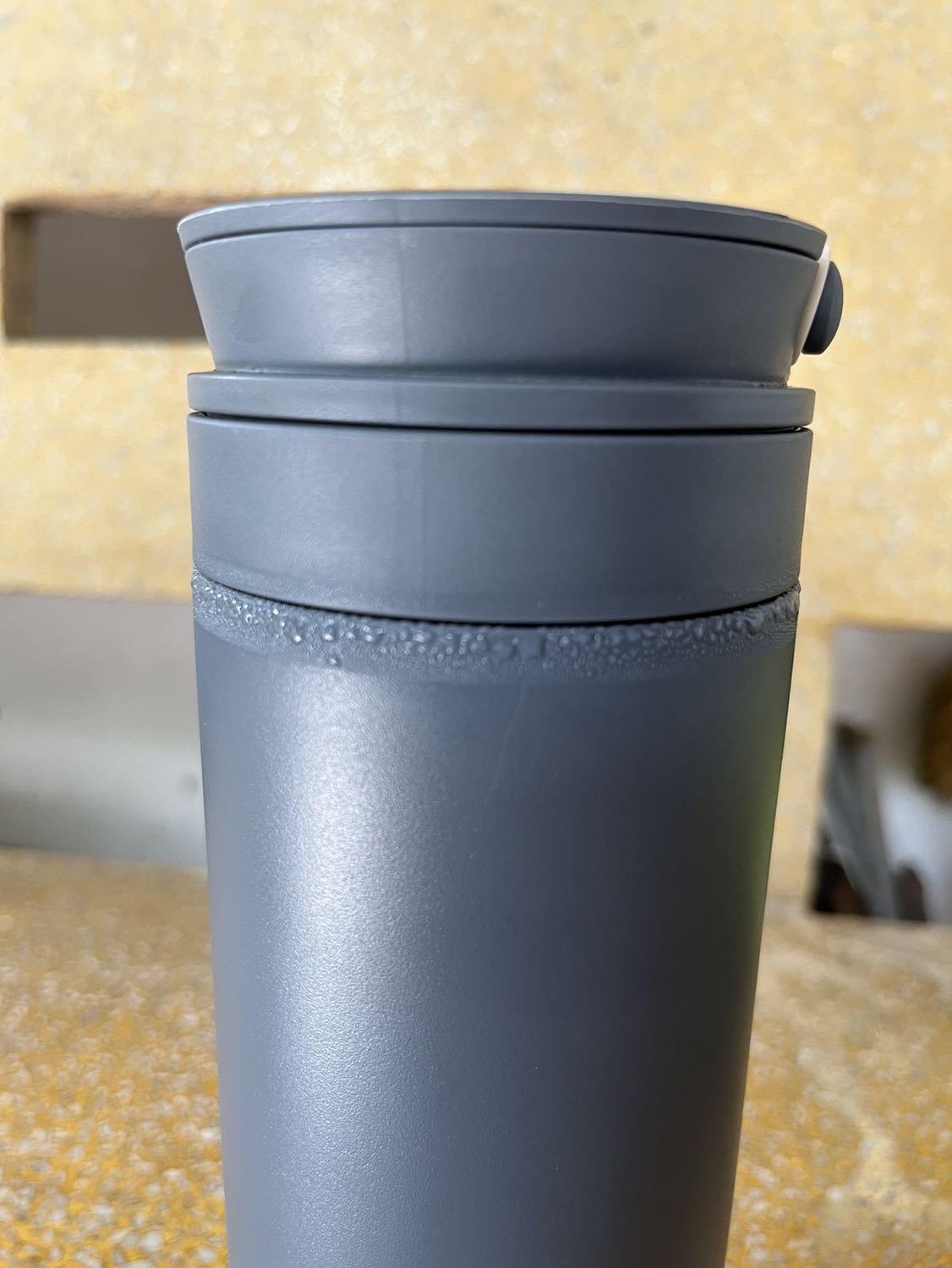 Hôm qua nhắn được hàng , sử dụng bị ra mồ hôi lạnh ở nắp bình
Mình cần đổi lại sản phẩm