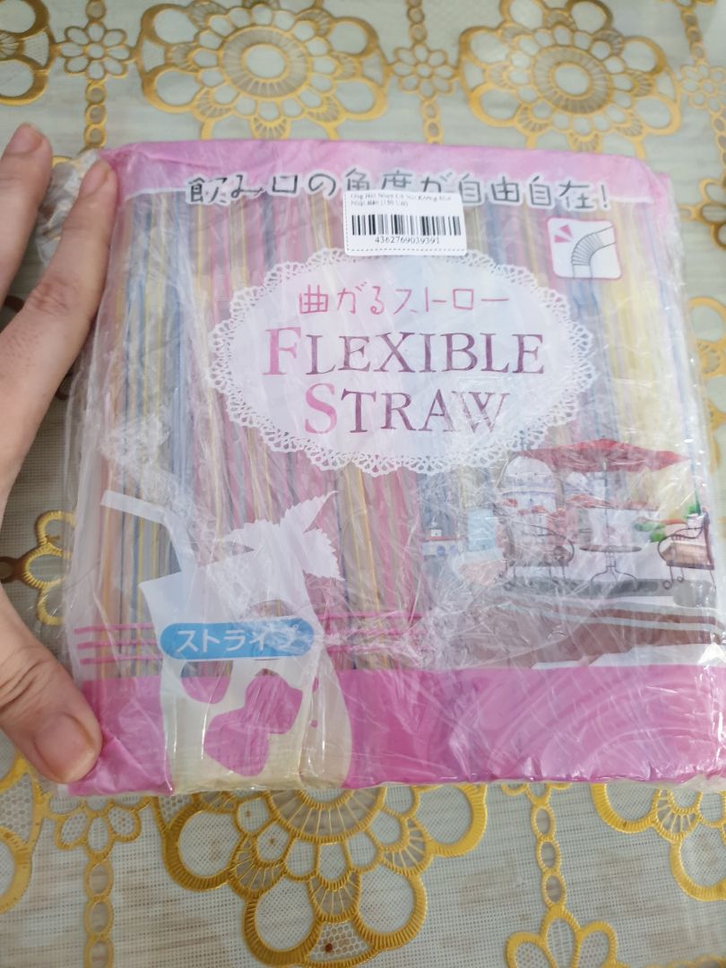 mình mua với giá 44k,  sp y như hình,  màu sắc đẹp,  có điều ngạc nhiên là ống hút rất nhỏ vòng tròn tầm hạt đậu xanh,  chiều dài gần bằng gan tay,  xem lại đúng là 18cm @@@??