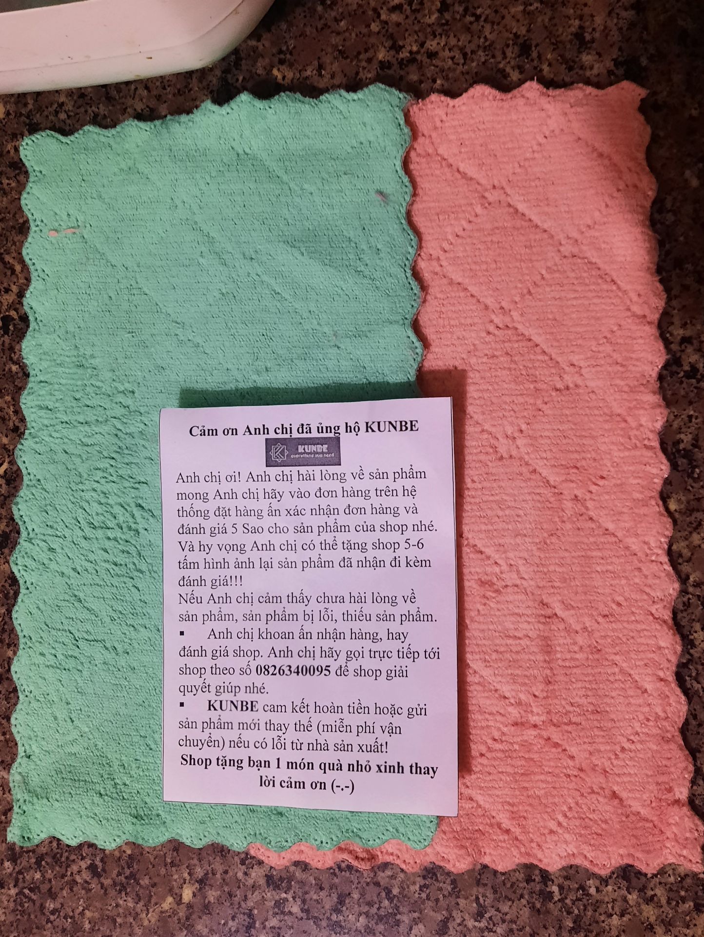 sản phẩm đẹp, đóng gói cẩn thận, quà tặng dễ thương, kèm thư cám ơn. tóm lại đạt chuẩn 5sao