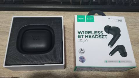 (Dung lượng ping tai nghe bên trái có vấn đề, dùng chưa đầy 20p.
Hay bị lỗi giật âm thanh ( đang nghe thì mất tiếng 1s )
Haizz....)
Sản phẩm đã được bảo hành và đổi trả.dung lương pin đã được khắc phục.đánh giá lại cho shop 4 sao