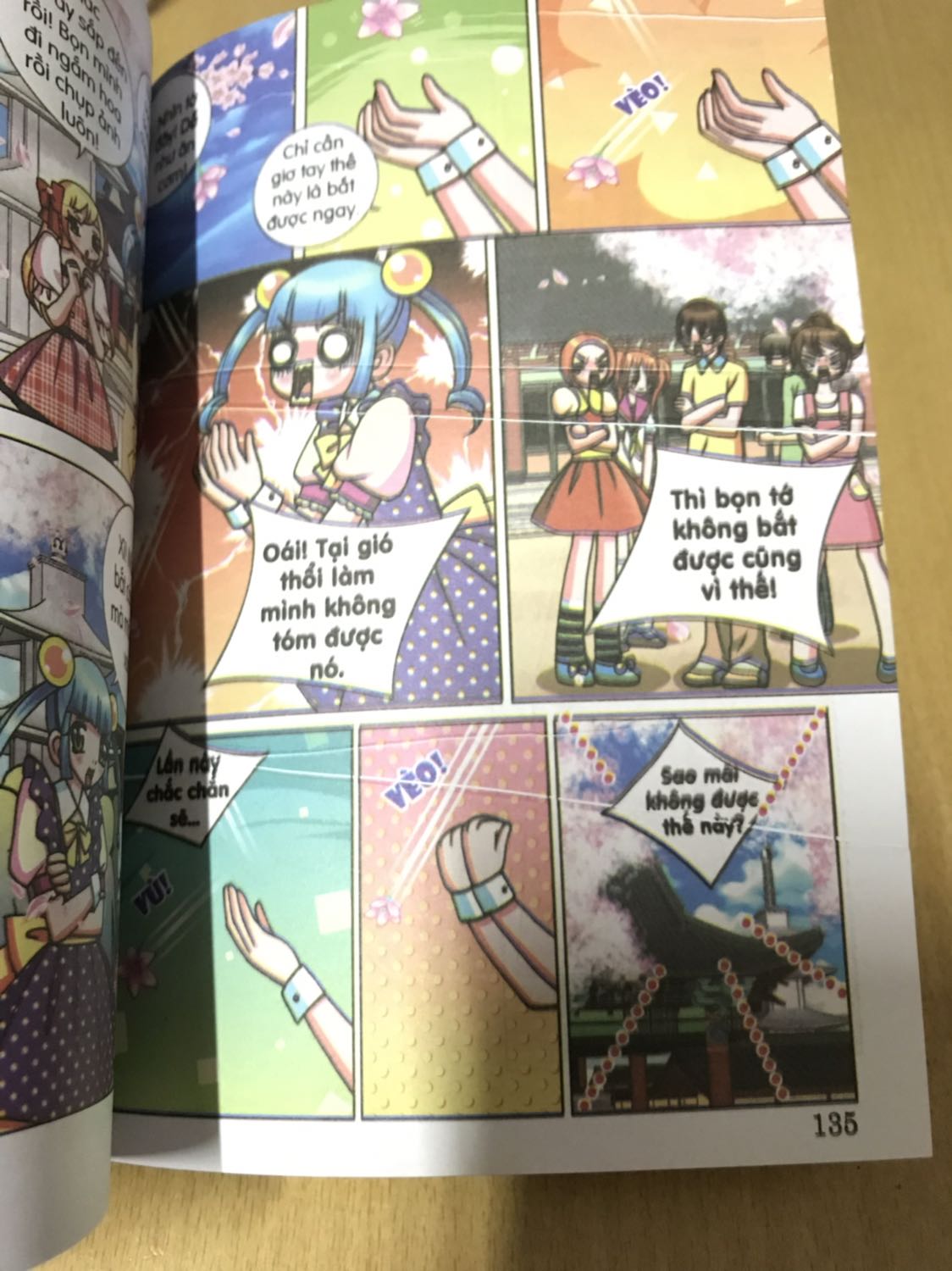 Sách có nhiều trang bị nhàu, in lệch và chữ mờ giống như sách bị lỗi vậy!!!