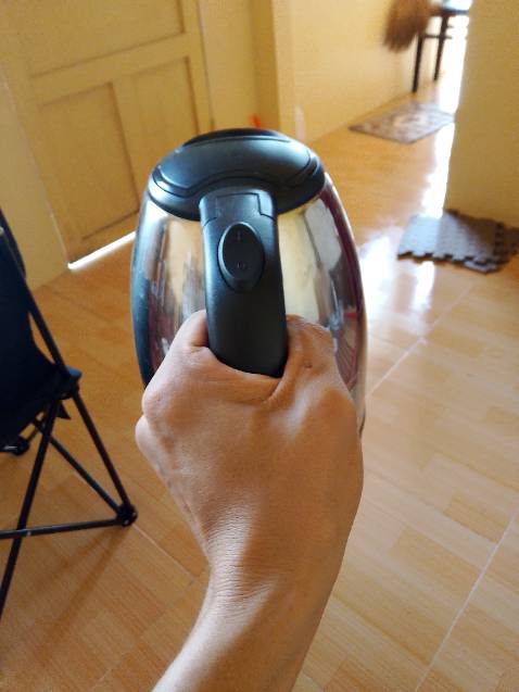 T cảm thấy không hài lòng và không rõ ràng về quy trình đổi trả hàng tại Tiki.
Khi đổi trả hàng thì nhanh, nhưng lúc hoàn tiền thì rất lâu, hẹn 3 - 5 ngày, lúc hỏi trợ lý thì họ bảo đã hoàn tiền nhưng còn chờ Ngân hàng xử lí. Mà Ngân hàng không làm việc vào thứ 7 và CN. Thủ tục không rõ ràng, so với các sàn TMDT khác, không đảm bảo uy tín. 
Xin lưu ý khi mua hàng.