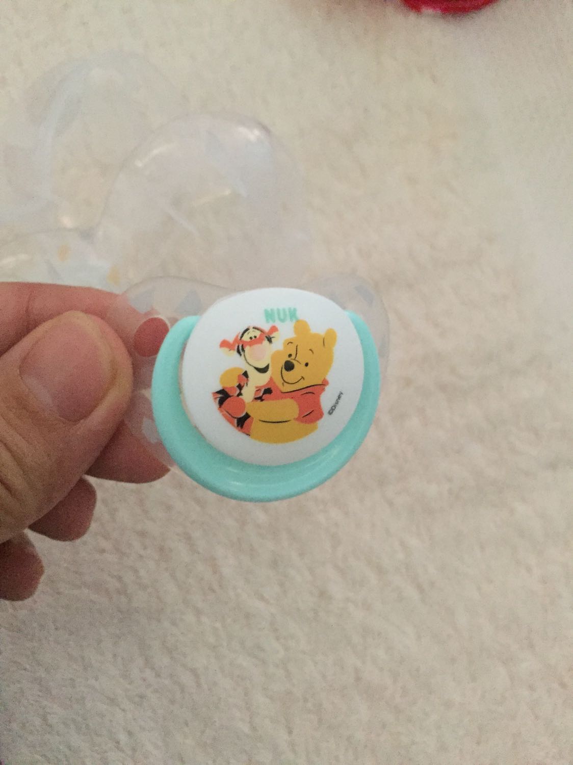 Sản phẩm đẹp, đúng mẫu. Tuy nhiên ti hơi nhỏ bé không chịu ngậm