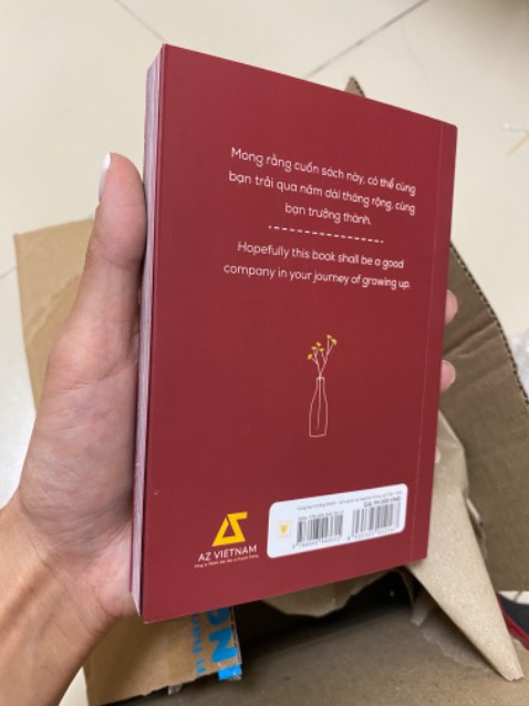 Nội dung vừa cầm lên được đã thấy rất thích rồi nè, đặt buổi trưa là chiều nhận được ngay, gói kỹ giao nhanh, nhưng sách khá bụi và hơi nhăn nhăn ở góc chút xíu, nhưng giá giảm hơn so với niêm yết mà còn freeship now2h là quá OK ạ. Anh shipper nhiệt tình thân thiện, Thanks all