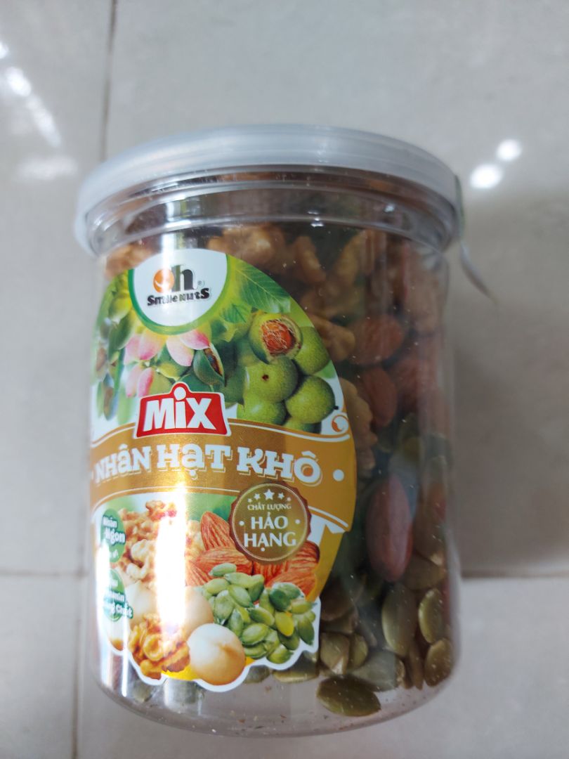 Đây là sản phẩm thứ 2 mình mua ở shop. Tình cờ thấy sản phẩm giá khá ổn, mình mua thử, dù không kỳ vọng về chất lượng lắm. Nhưng khi dùng thử thì thấy sản phẩm mới, không bị lên dầu. Bé nhà mình ăn rất thích. Sản phẩm cũng được đóng gói cẩn thận, thiết kế đẹp mắt. Sẽ tiếp tục ủng hộ shop trong tương lai.