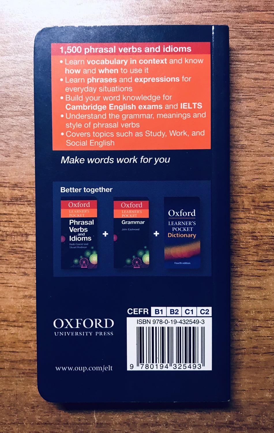 Sách nhỏ gọn, nhẹ đúng pocket… nhiều idioms hay, mực và màu in hịn.. nói chung là chất lượng đáng giá tiền