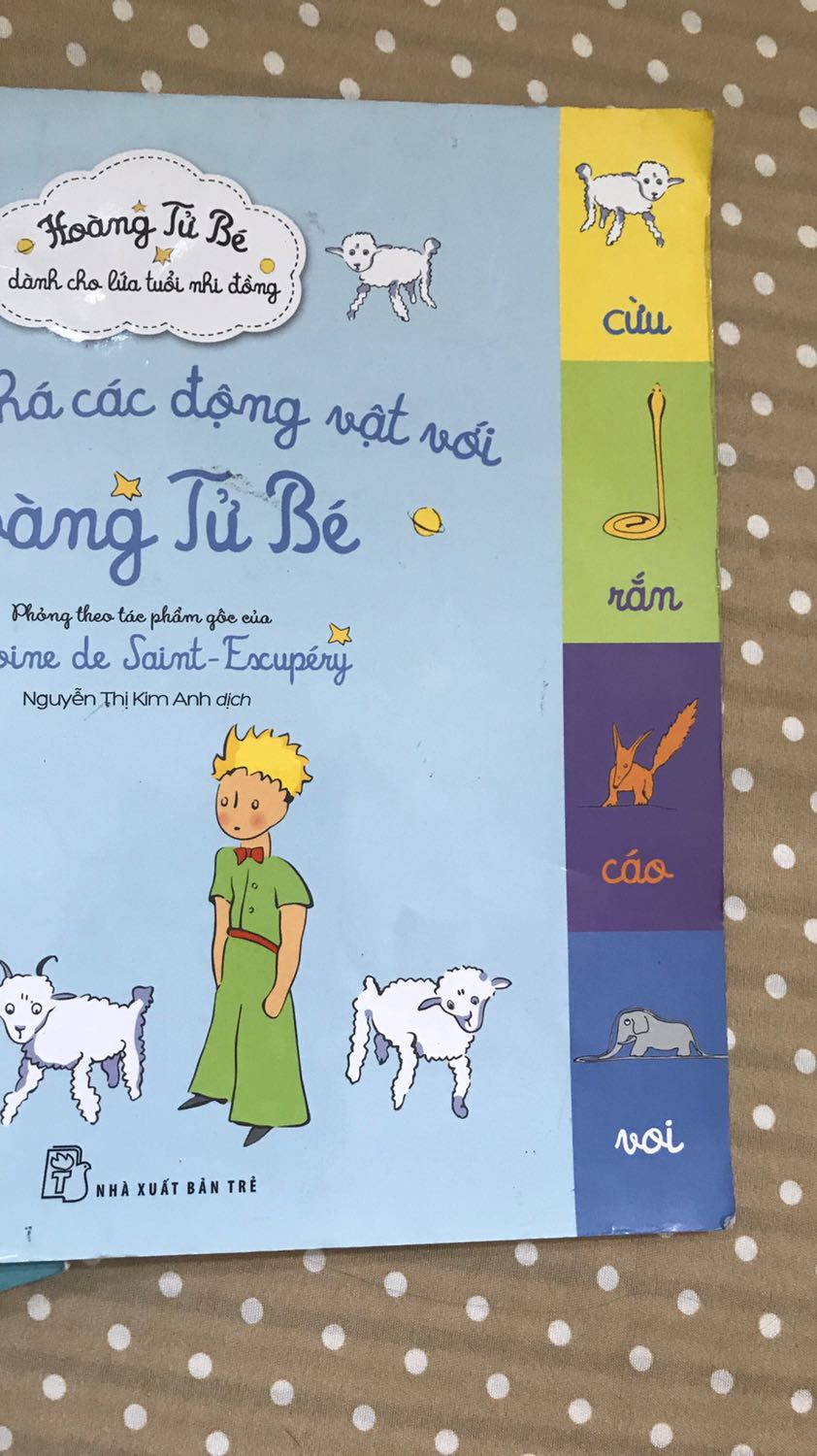 Hic, sách cũ và bụi, bìa quyển “Khám phá động vật với Hoàng Tử Bé” thì sờn rách. Quyển Lego Disney Princess và The Maggic Porridge Pot thì bụi, bìa bị bẩn hết rồi, bên trong thì ok hơn xíu nhưng nhìn như mua ở hiệu sách cũ ấy. Thất vọng đơn hàng này ghê :((((((