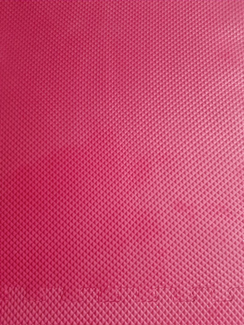 sản phẩm tốt. đẹp.dán vào lướt rất mướt. rất đáng mua. đóng gói rất cẩn thận nhưng thời gian giao hàng hơi lâu. được tặng thêm 3 bao lì xì rất dễ thương