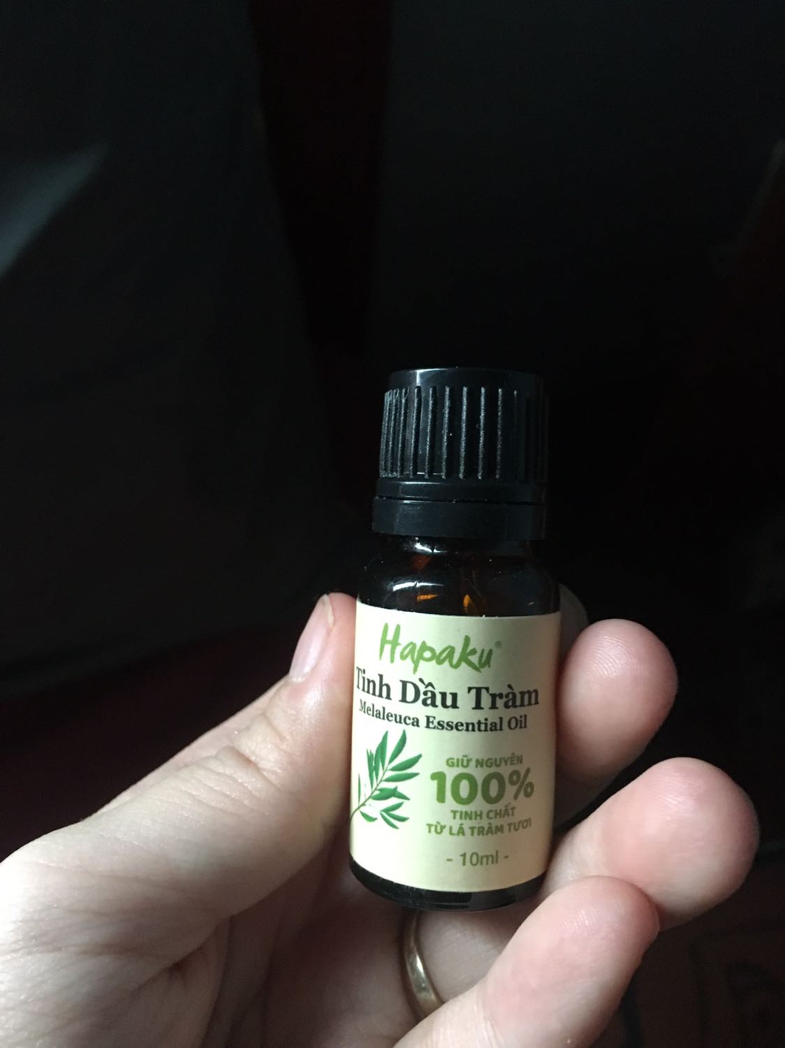 Tinh dầu tràm chuẩn, mùi rất thích. Có tem niêm phong hàng hoá đảm bảo. Đóng gói chắc chắn. Sẽ quay lại mua thêm