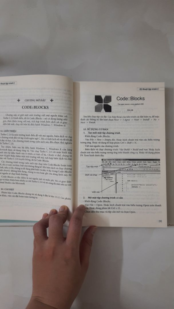 sách viết tương đối dễ hiểu, giao hàng nhanh, sách bìa cứng, nguyên, ko rách gãy. khá có ích với những bạn đang có nhu cầu tìm hiểu lập trình.