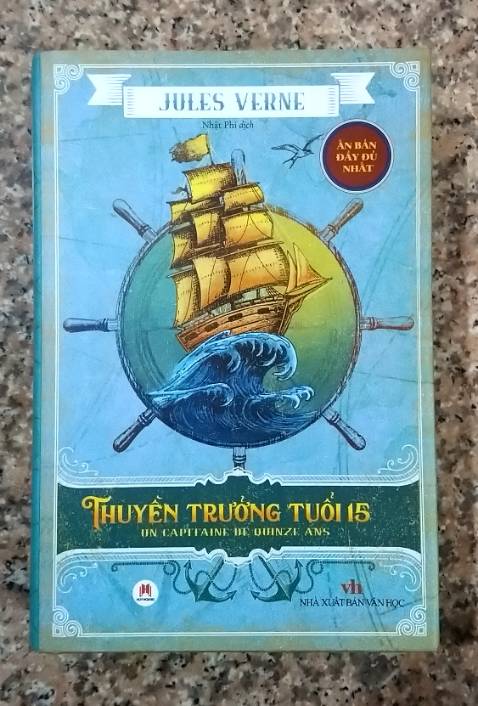 Sách gửi từ Hà Nội vào TP HCM vẫn còn nguyên vẹn không hư hại gì. Bản này dịch từ nguyên bản tiếng Pháp, có cả hình ảnh minh họa. Bản dịch này rất tốt, văn phòng ổn, chưa thấy lỗi gì (mới đọc được hơn chục trang đầu).