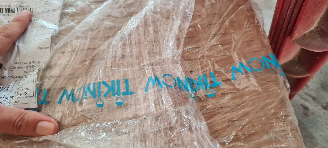 mua hàng được kèm quà tặng nên rất thích . nhưng khi đặt mua bà con nên cân nhắc giá thị trường với giá online và kiểm tra xem có được miễn phí ship không , quà tặng kèm theo sẽ đội giá sản phẩm lên . nên so sánh cân nhắc trước khi đặt mua . mỗi thời điểm mỗi giá nếu có thời gian thì nên canh thời điểm phù hợp rồi hãy chốt giá nhé !