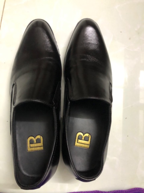 Mẫu mã đẹp, chắc chắn, êm chân, đúng size luôn