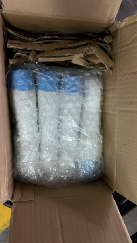 Đóng gói cẩn thận, giao hàng đúng hẹn. Đây là dòng sp thích hợp cho trẻ nhỏ, không gây kích ứng da và mùi thơm dể chịu. Dòng sp này tôi xài cho 2con từ nhỏ đến giờ nên luôn yên tâm ủng hộ