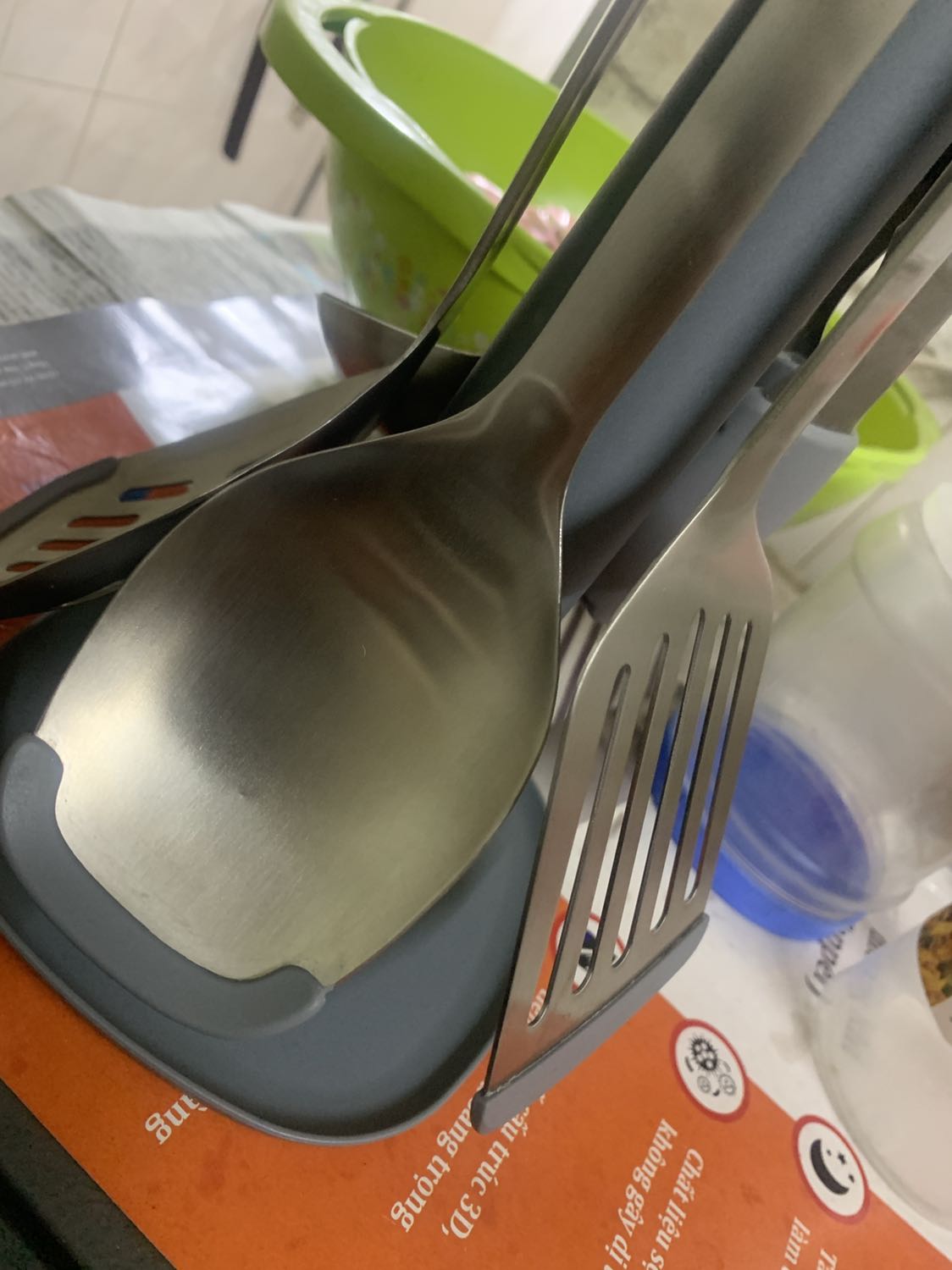 Cũng lủng liểng ra phết. Nhưng cái LnL nhìn lạ quá, sản phẩm thì hao hao như bỏ vào hộp chứ ko phải nguyên hộp. Nhưng công nhận Tiki giao nhanh