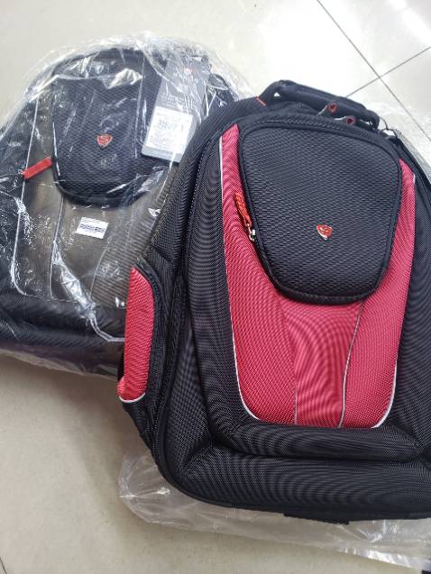 Chồng mình mua màu đồng, mình dùng màu đỏ.Rất vừa ý! Cám ơn tiki, cám ơn shop!!