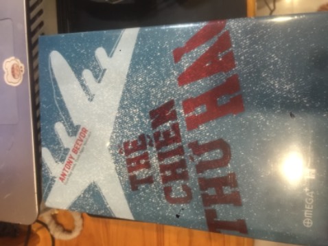 Sách hay, kể khá chi tiết về các trận chiến, vài chỗ có lỗi chính tả nhưng vẫn ổn, sách rất dày đọc cực phê, giao hàng nhanh và đóng gói kĩ