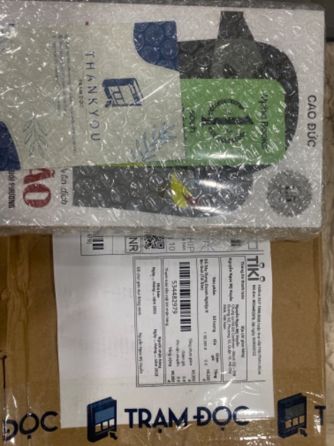 Sai sản phẩm. Mua 1 cuốn giao hẳn sang một cuốn khác. Thiếu trách nhiệm trong sản phẩm đến tay khách hàng.