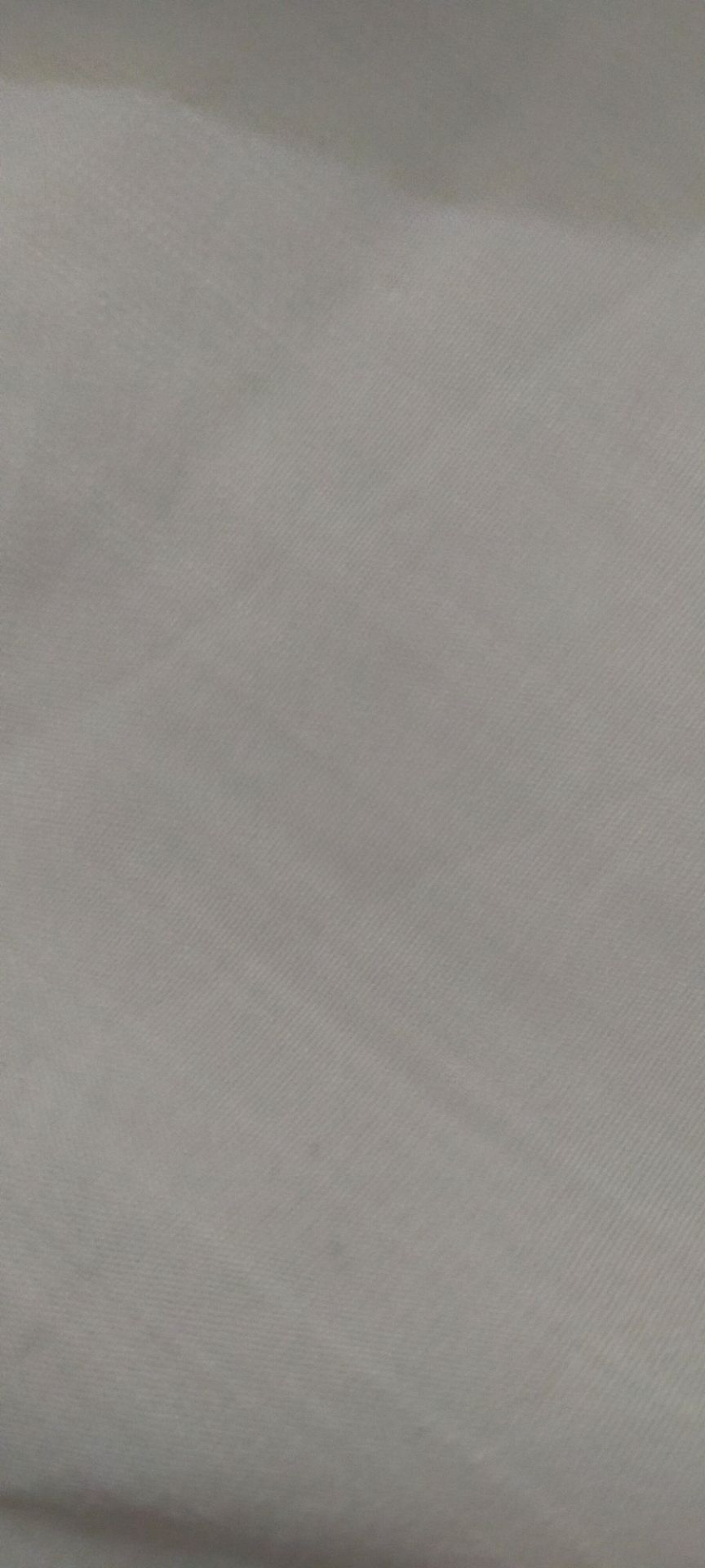 Mik 1m6 43kg mặc size L là vừa luôn. Quần chất lụa nên hơi mỏng, mặc quần màu trắng thì bên trong cũng phải màu trắng lun, nếu ko thì thấy hết😅. Quần ko nhiều chỉ thừa, vừa với giá tiền.