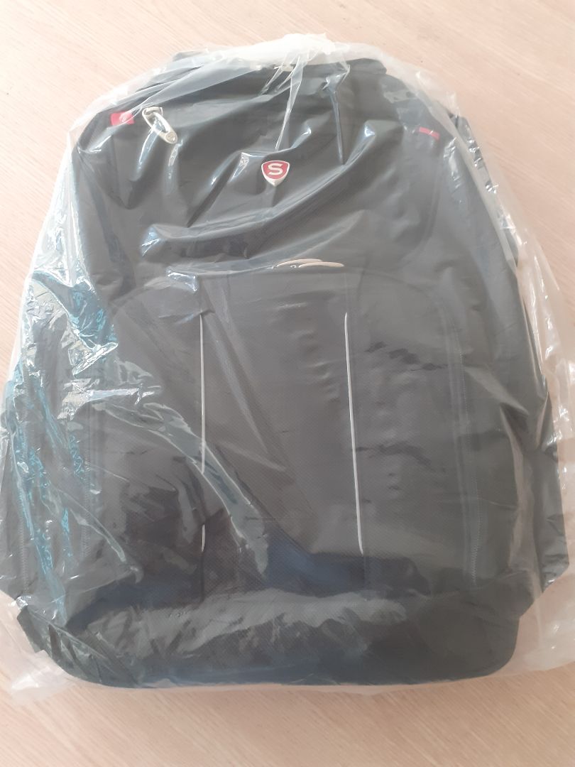 balo đẹp, may chắn chắn, tự đứng vững. shop chuẩn bị hàng nhanh, đóng gói cẩn thận