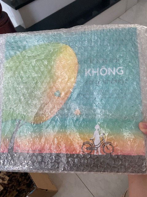 Sách rất hay, tiki giao hàng nhanh và đóng gói quá kỹ càng. Mua một quyển sách mà nguyên một thùng giấy to chống va đập nên 4 góc quyển sách ko bị móp.