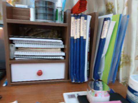 Lắp lên cũng ok, phần thanh ngang phía trên khoan ốc không chuẩn lắm, nếu có Thanh ngang phía dưới nữa thì tốt hơn nhưng không có. Nói chung chất lượng ok với giá