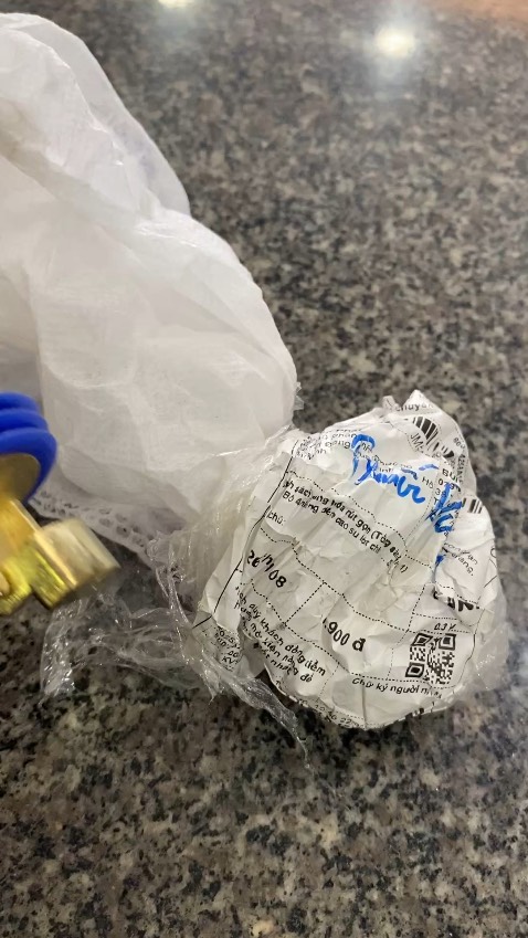 Sao giao sản phẩm khác vậy, tôi yêu cầu hoàn tiền