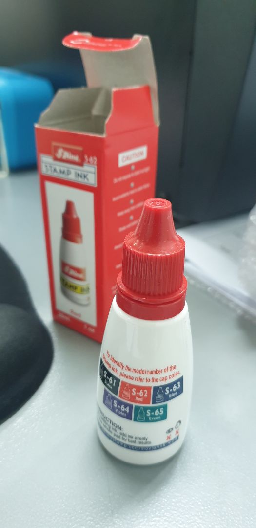 Sản phẩm chất lượng. Giá cả phải chăng. Giao hàng nhanh chóng bất kể mùa dịch hạn chế vận chuyển đi lại. Mua về cầm sản phẩm ra kiểm tra ngay, chơi dơ tay đúng nghĩa ???. Con dấu nhỏ gọn rất ưng ý cả nhà nhen! Còn hộp mực chưa khui nên chưa *** được, nhưng nhìn thì đúng mẫu mã, hị hị. chờ review sau, hàng Thái Lan đó cả nhà nhe!